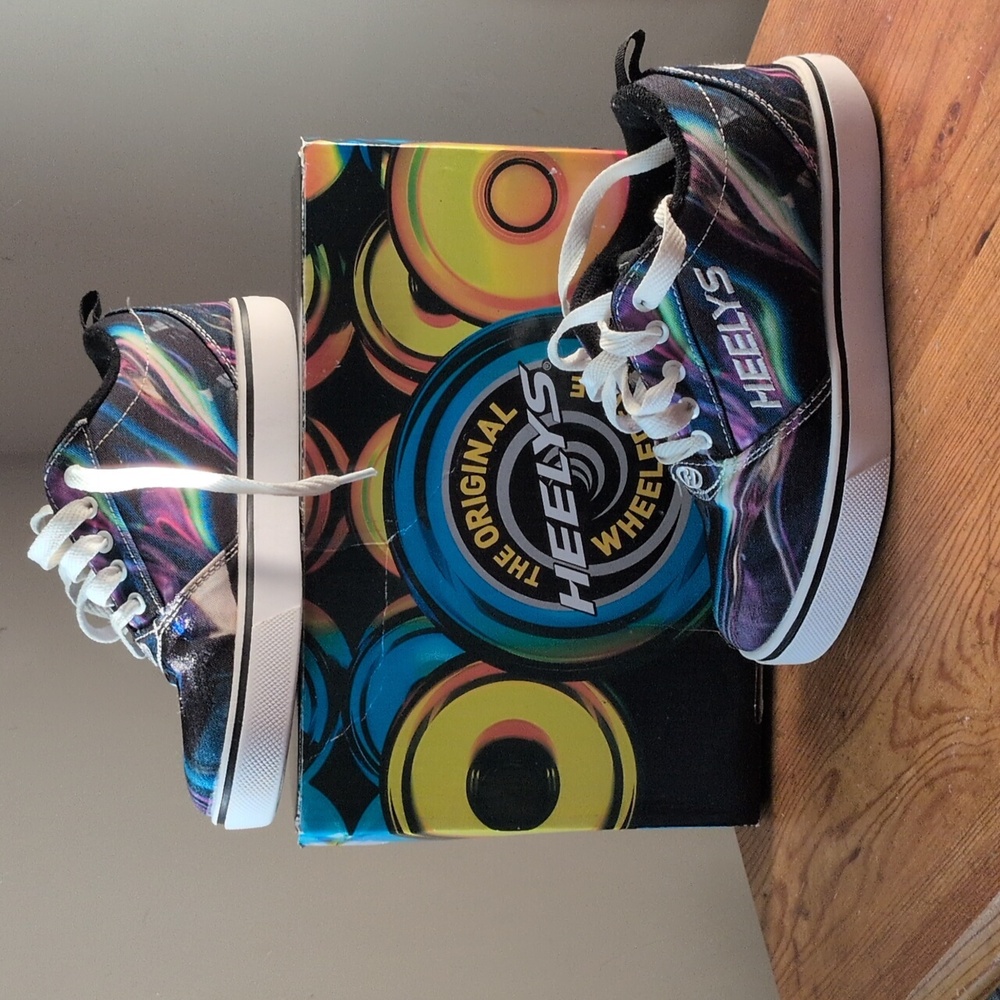 Heelys Colorful Swirl Skate Shoes